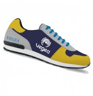 Paar Turnschuhe urban